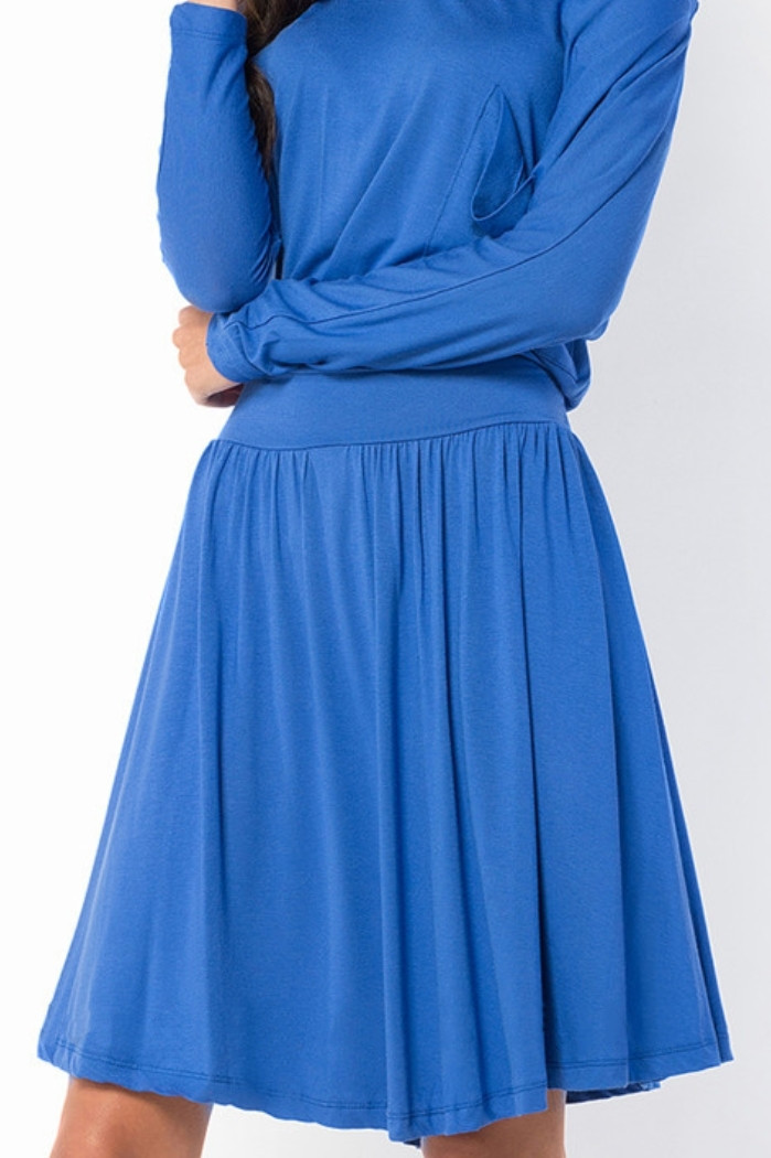 Letní šaty dámské ve model 15042425 střihu značkové středně dlouhé modré Modrá L Královská modř - Makadamia