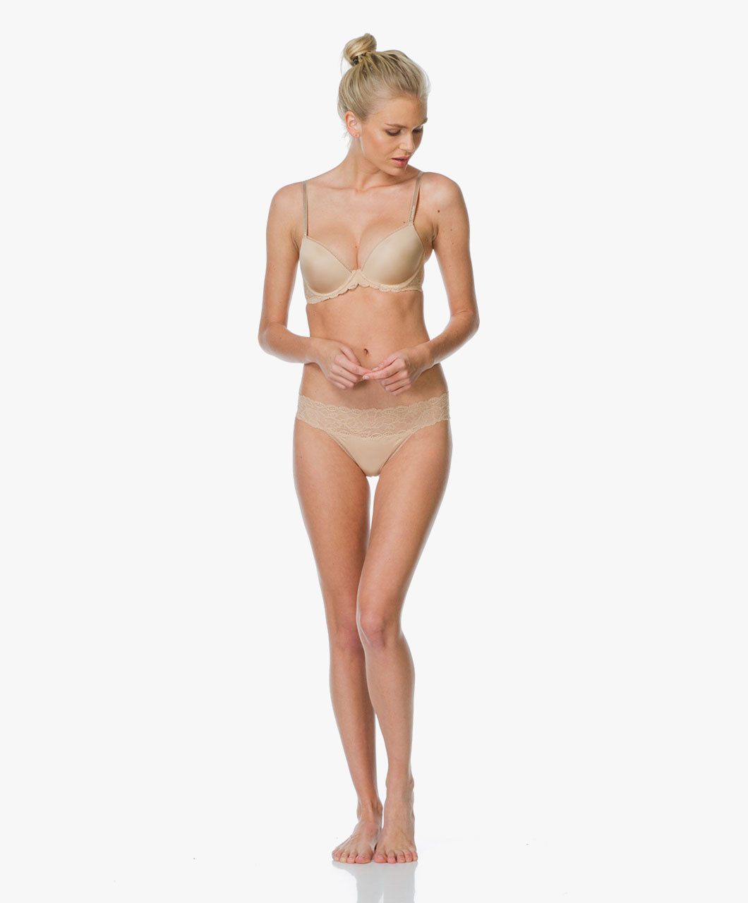 Podprsenka s kosticí model 5193921 tělová hnědá 80B - Calvin Klein