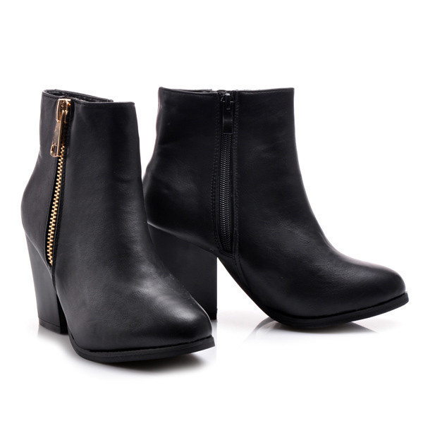 Parádní černé kotníčkové dámské boty s módním zipem 38