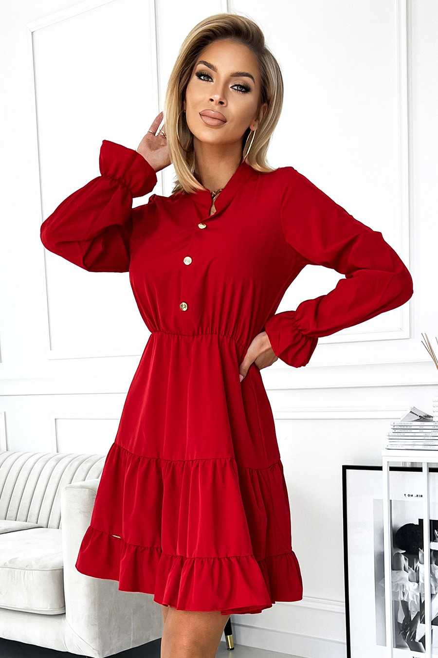 Červené dámské šaty s výstřihem a zlatými knoflíky 395-1 M