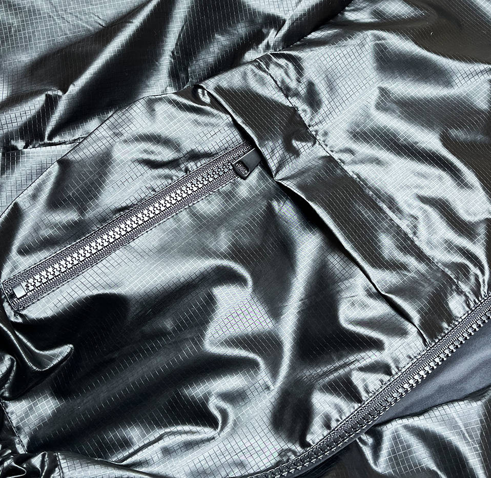 Tenká černá dámská bunda se stojáčkem (AG5-017) Barva: odcienie czerni, Velikost: XXL (44)