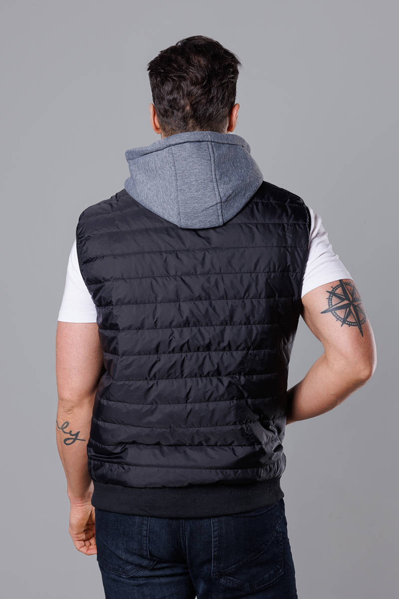 Černá pánská prošívaná vesta s kapucí (8M983-392) odcienie czerni XL