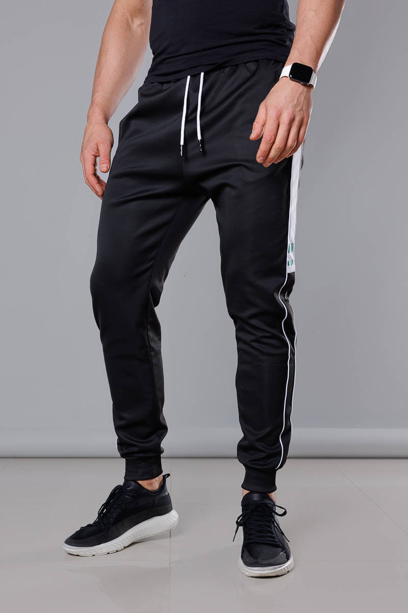 Černé pánské teplákové kalhoty s lampasy (8K161) Barva: odcienie czerni, Velikost: XXL