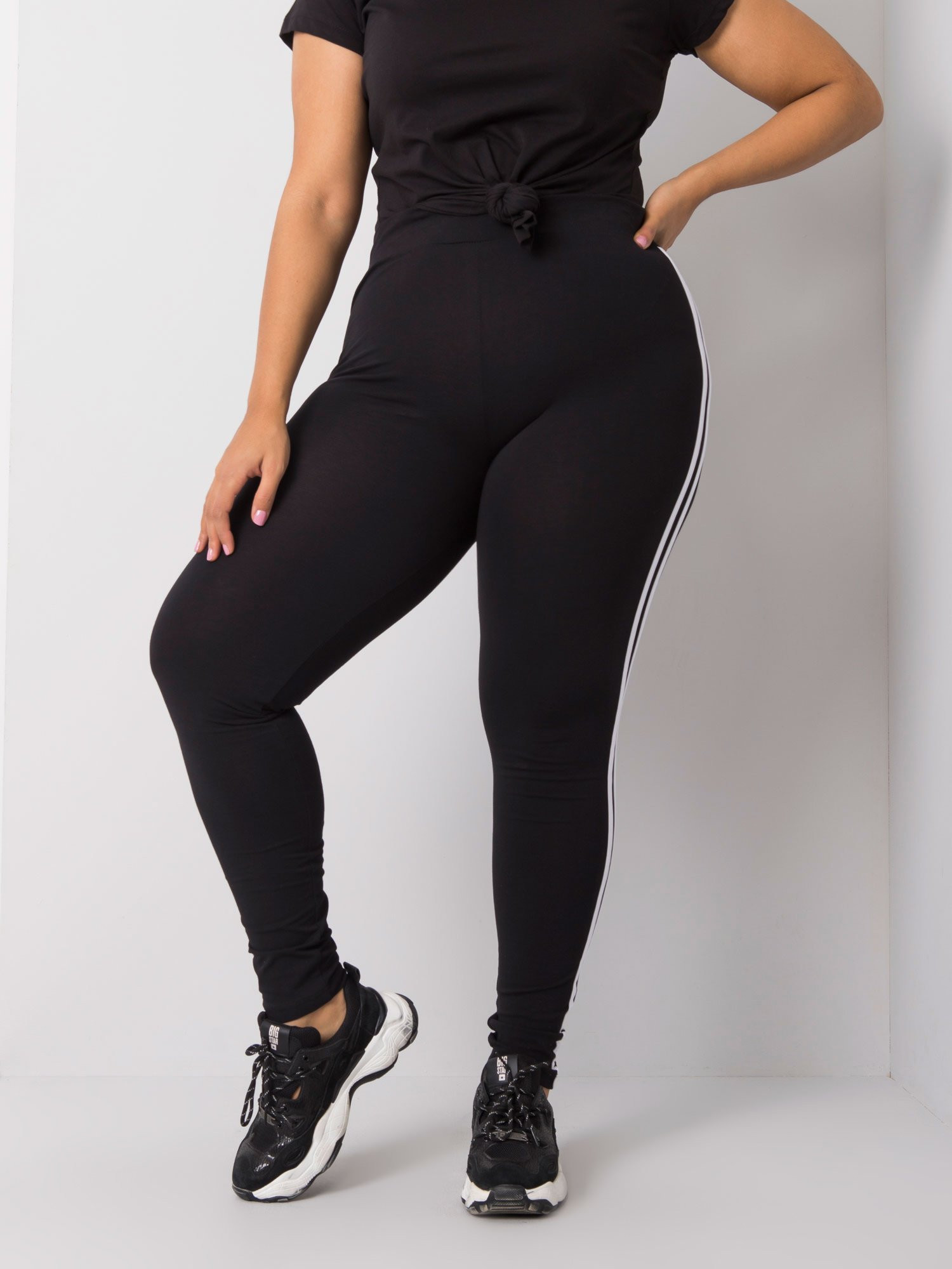 Obrázok Czarne legginsy plus size  4XL