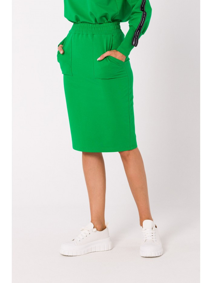 model 18383193 Vypasovaná sukně s kapsami zelená - Moe Velikost: EU M