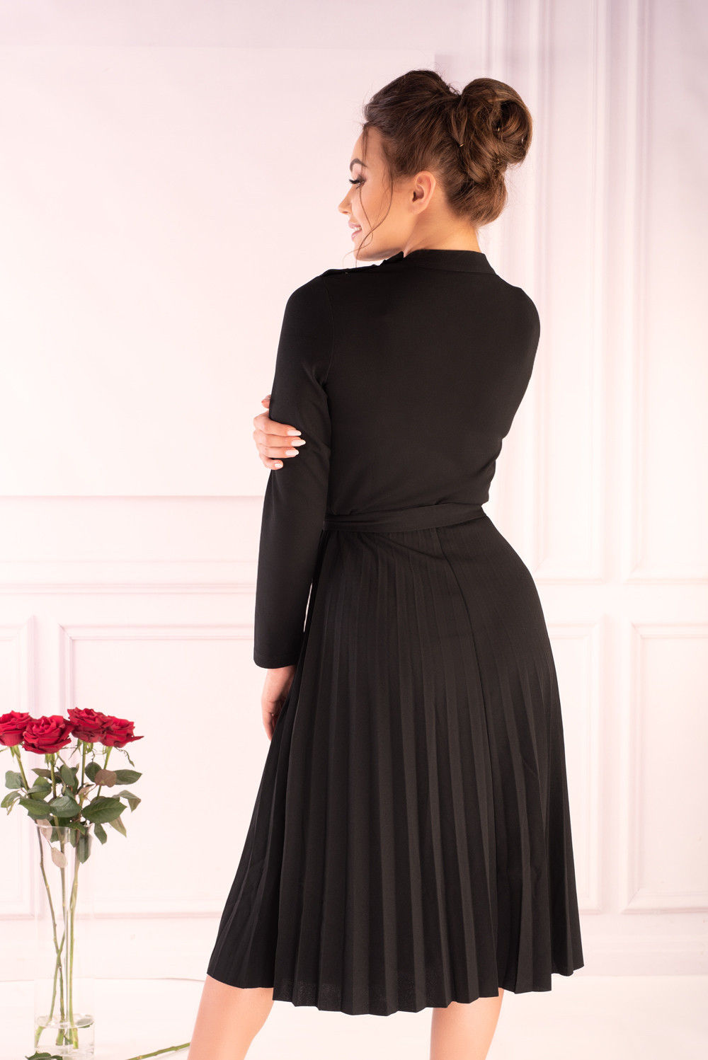 model 17571314 Černé šaty - Merribel Velikost: L