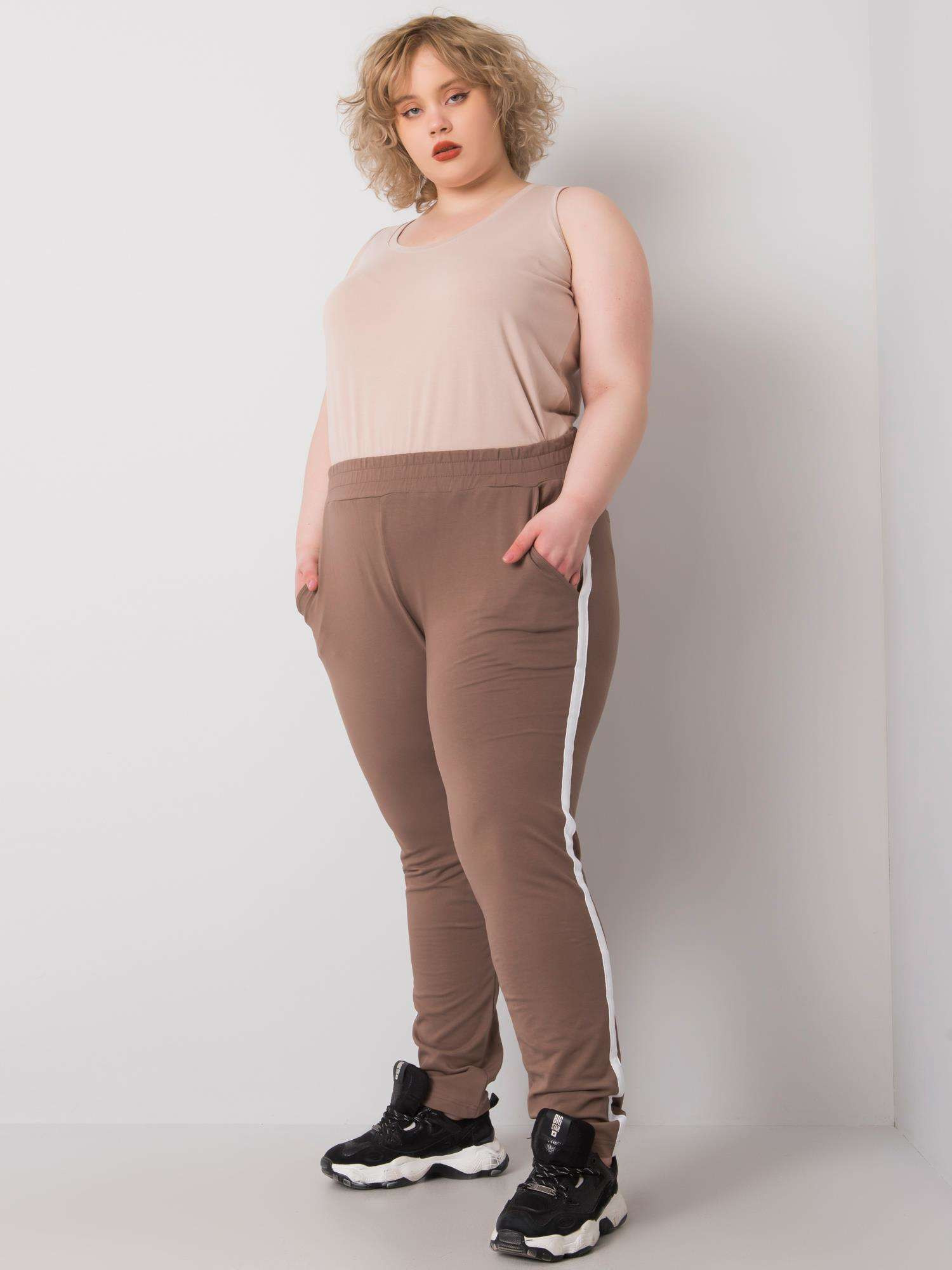 Kairi hnědé tepláky plus size velikosti 3XL