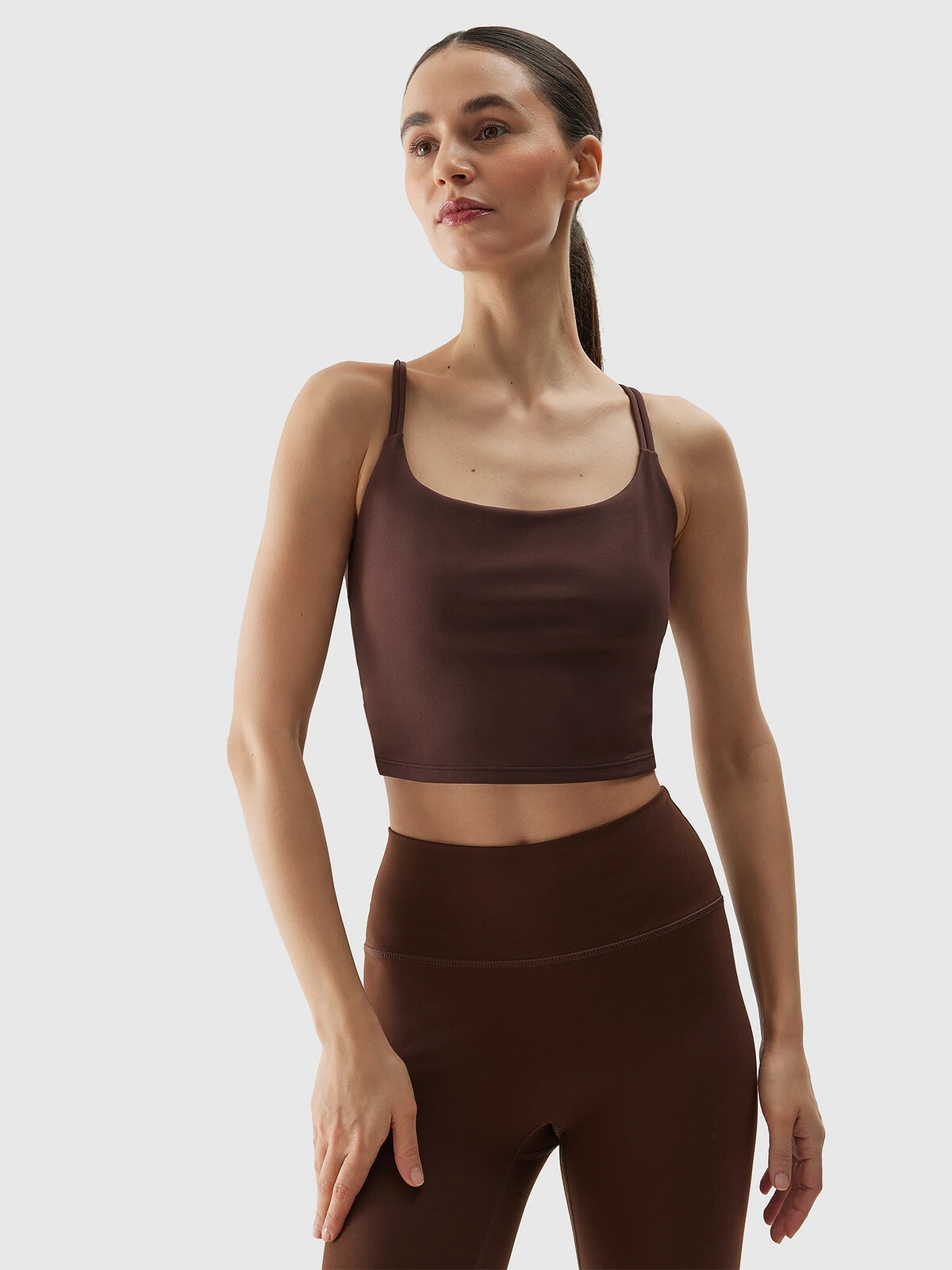 Dámský crop top na jógu z recyklovaných materiálů 4F - hnědý Velikost: M