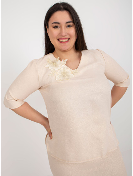 Světle broskvová halenka plus size s krajkou