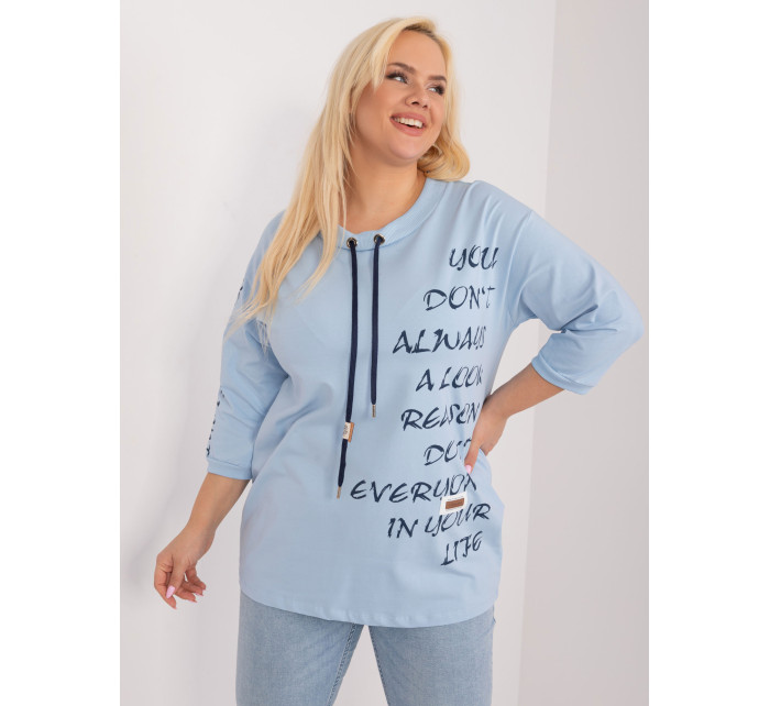 Světle modrá halenka plus size s 3/4 rukávy