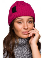 Žebrovaná pletená čepice s z umělé kůže malinová model 18002951 - BeWear