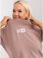 Tmavě béžová halenka plus size s nápisem