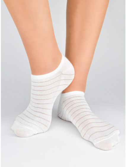 Socks model 20767168 Ecru - Noviti