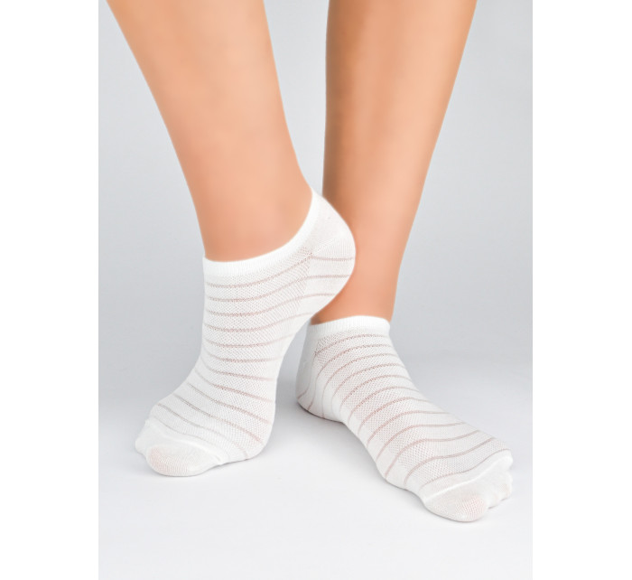 Socks model 20767168 Ecru - Noviti