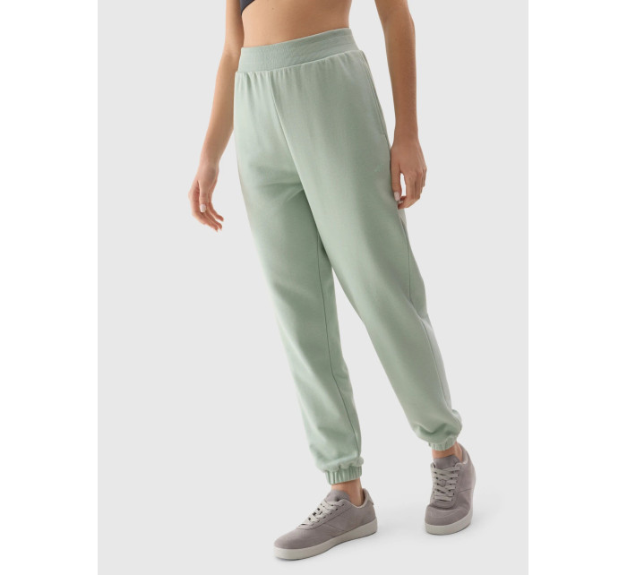 Dámské tepláky typu jogger s model 20437558 bavlnou  zelené - 4F