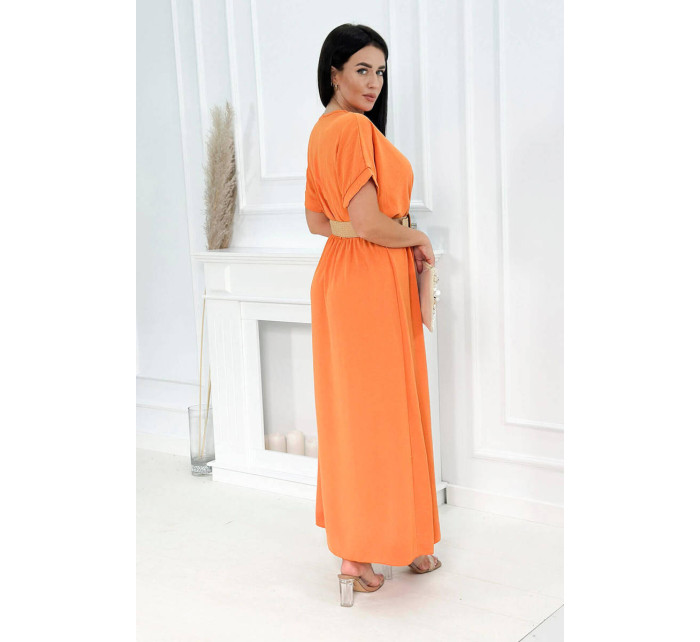 Dlouhé šaty s ozdobným páskem oranžové barvy
