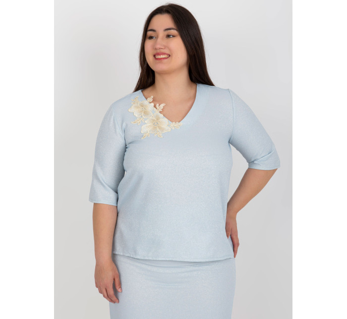 Světle modrá halenka plus size s krátkým rukávem