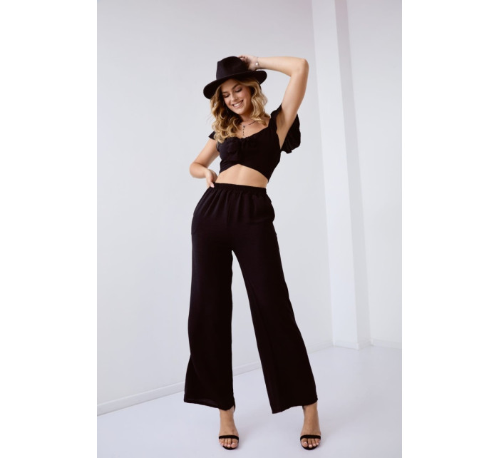 Černý crop top set se širokými nohavicemi