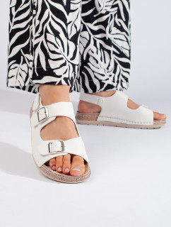 Krásné  sandály bílé dámské na plochém podpatku