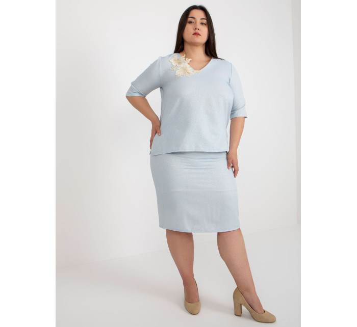 Světle modrá halenka plus size s krátkým rukávem