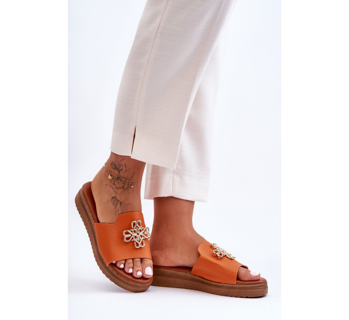 Dámské kožené sandály na platformě s ozdobou oranžovou Azera