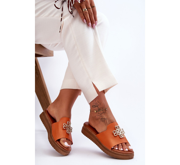 Dámské kožené sandály na platformě s ozdobou oranžovou Azera