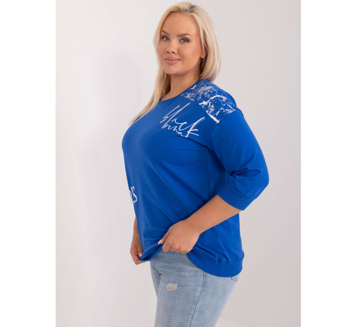 Kobaltově modrá dámská halenka plus size s nápisy