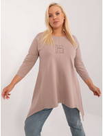 Tmavě béžová halenka plus size s nášivkou