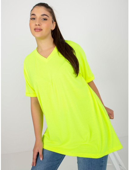 Fluo žlutá hladká halenka plus size s výstřihem