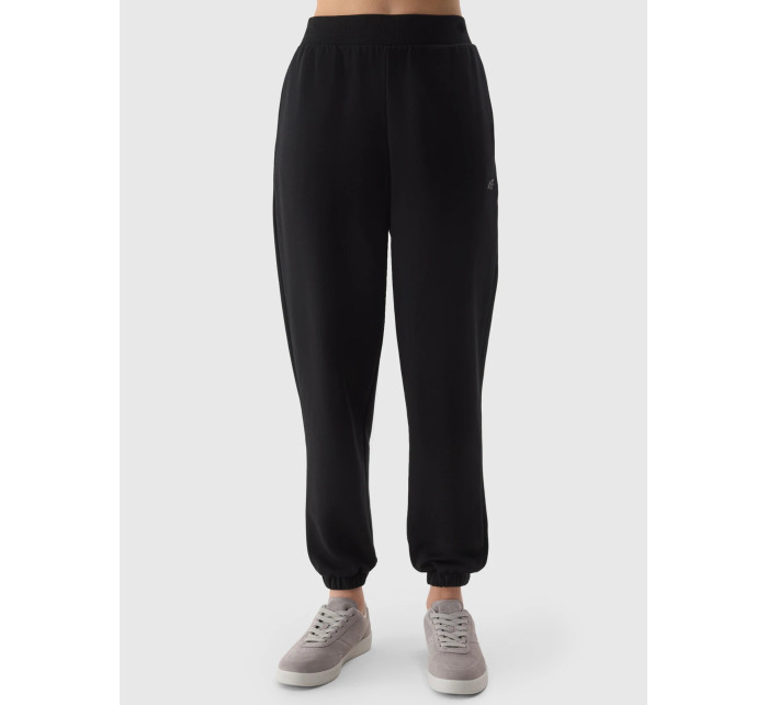 Dámské tepláky typu jogger s model 20437551 bavlnou  černé - 4F