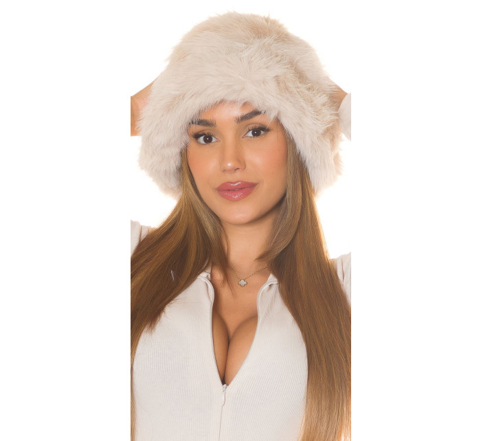 Trendy Musthave faux fur hat in Blogger Style