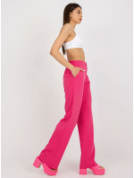 Tmavě růžové oblekové kalhoty vyrobené z látky