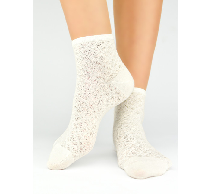 Socks model 20767158 Ecru - Noviti