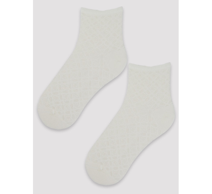 Socks model 20767158 Ecru - Noviti