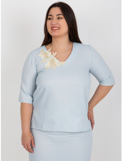 Světle modrá halenka plus size s krátkým rukávem