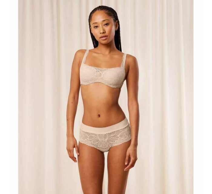 Dámské kalhotky Body Make-Up Illusion Lace Shorty - Triumph