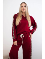 Viskózová souprava s model 20539590 pruhy Burgundsko - K-Fashion