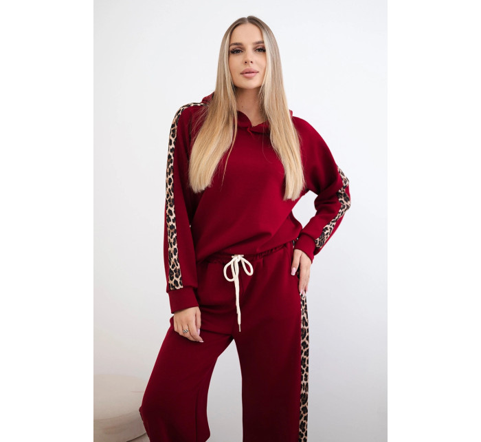 Viskózová souprava s model 20539590 pruhy Burgundsko - K-Fashion