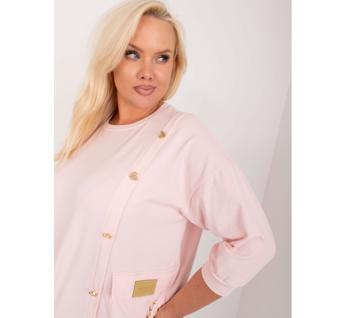 Světle růžová halenka plus size s aplikací