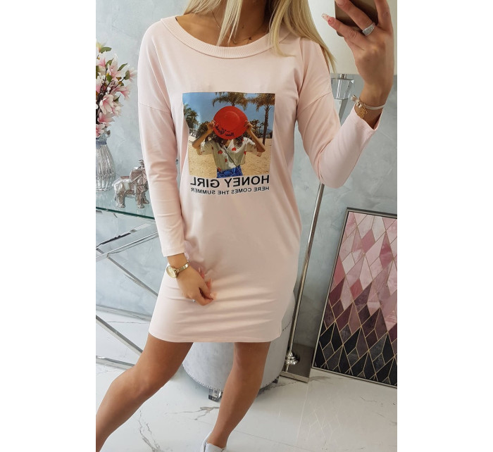 Šaty s potiskem Honey model 18744052 pudrově růžové - K-Fashion