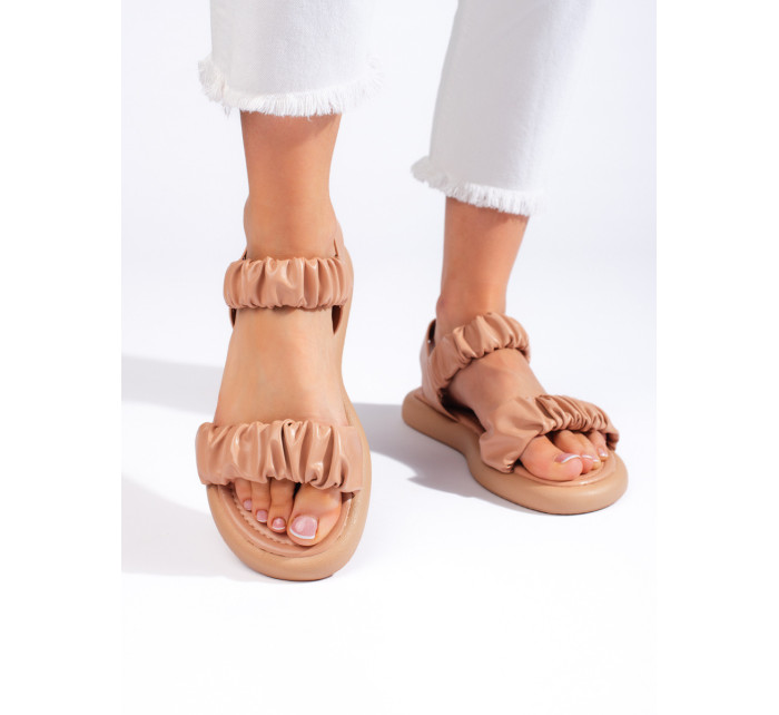 Klasické dámské hnědé  sandály na plochém podpatku