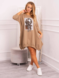 Šaty s potiskem a model 18743454 spodní částí camel - K-Fashion