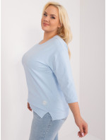 Světle modrá halenka plus size s rozparky